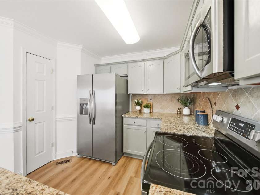 1835 Terrain Drive, Conover, NC 28613.  MLS# CAR4385590, YatesRealty ID 26365. 