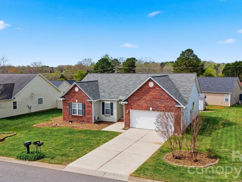 1835 Terrain Drive, Conover, NC 28613.  MLS# CAR4385590, YatesRealty ID 26365. 
