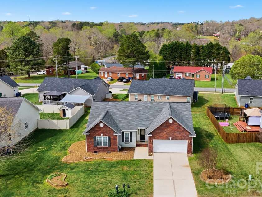 1835 Terrain Drive, Conover, NC 28613.  MLS# CAR4385590, YatesRealty ID 26365. 
