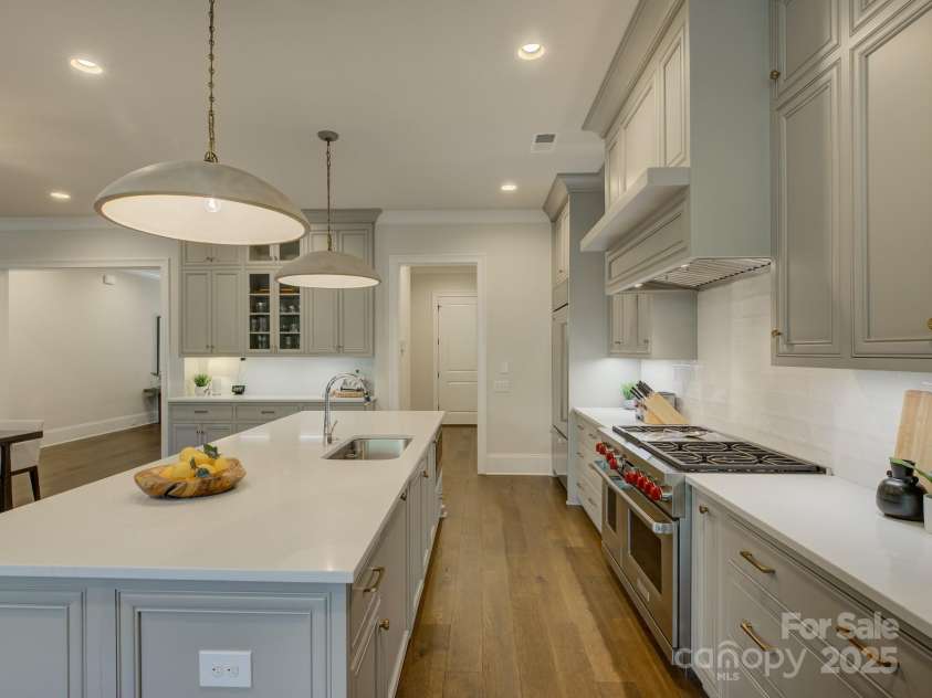 2440 Vail Avenue, Charlotte, NC 28207.  MLS# CAR4278926, YatesRealty ID 26366. 