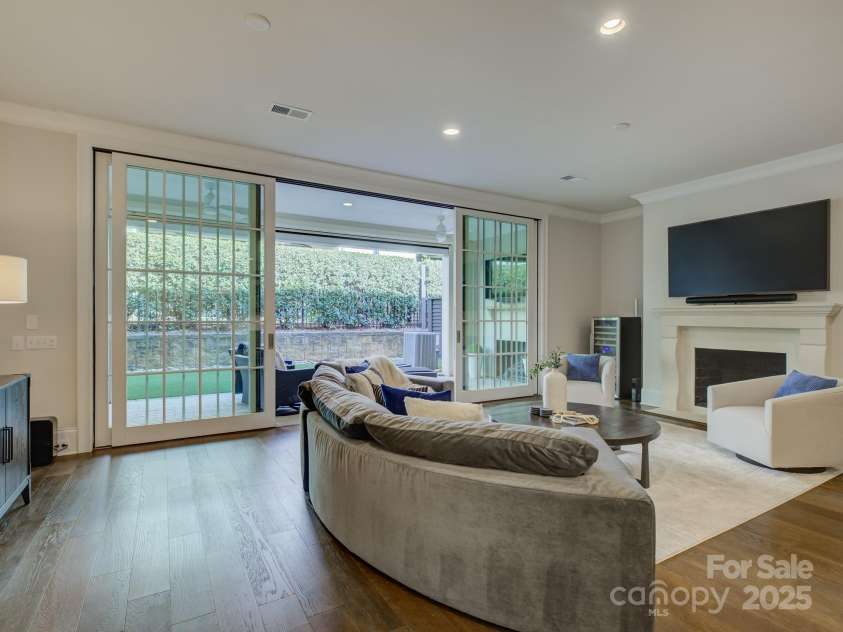 2440 Vail Avenue, Charlotte, NC 28207.  MLS# CAR4278926, YatesRealty ID 26366. 