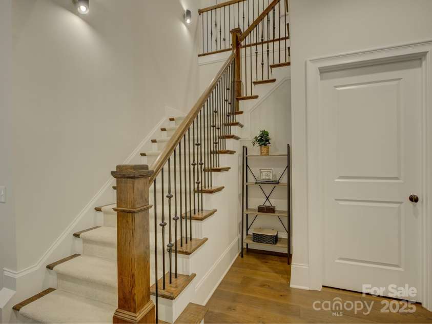 2440 Vail Avenue, Charlotte, NC 28207.  MLS# CAR4278926, YatesRealty ID 26366. 