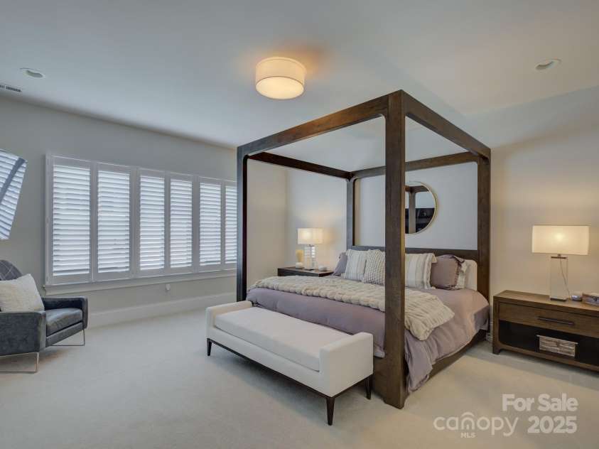 2440 Vail Avenue, Charlotte, NC 28207.  MLS# CAR4278926, YatesRealty ID 26366. 