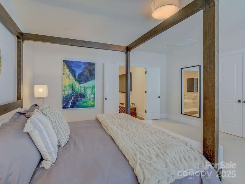 2440 Vail Avenue, Charlotte, NC 28207.  MLS# CAR4278926, YatesRealty ID 26366. 