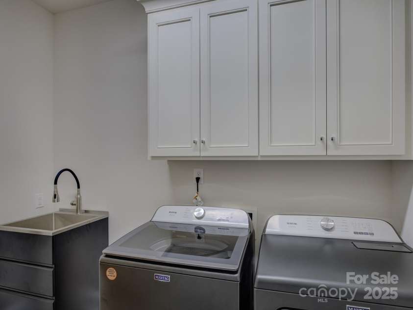 2440 Vail Avenue, Charlotte, NC 28207.  MLS# CAR4278926, YatesRealty ID 26366. 