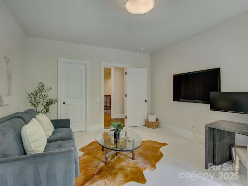 2440 Vail Avenue, Charlotte, NC 28207.  MLS# CAR4278926, YatesRealty ID 26366. 