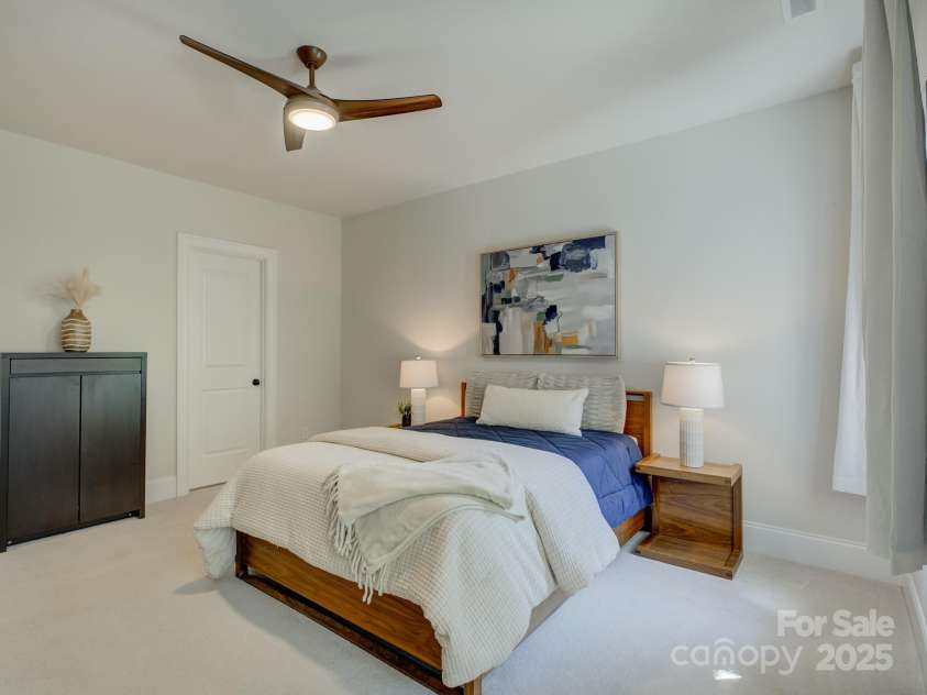 2440 Vail Avenue, Charlotte, NC 28207.  MLS# CAR4278926, YatesRealty ID 26366. 