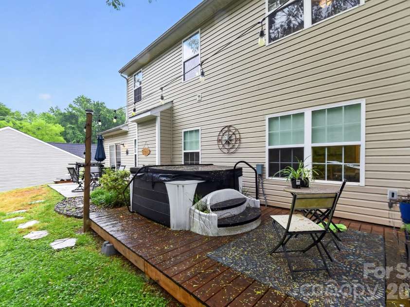 714 Rocky Grove Glen, York, SC 29745.  MLS# CAR4384658, YatesRealty ID 26366. 