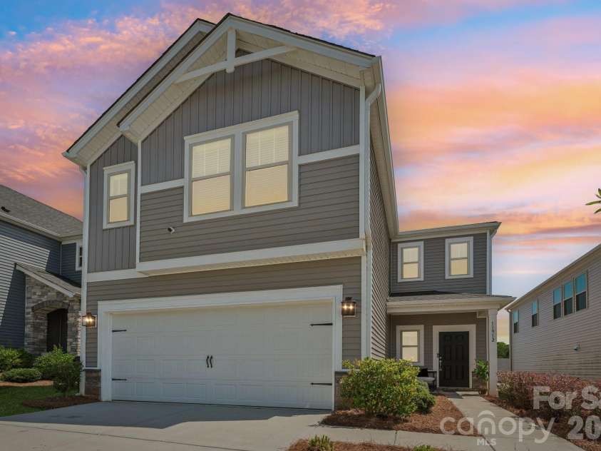 11912 Red Leaf Drive, Charlotte, NC 28215.  MLS# CAR4380337, YatesRealty ID 26367. 