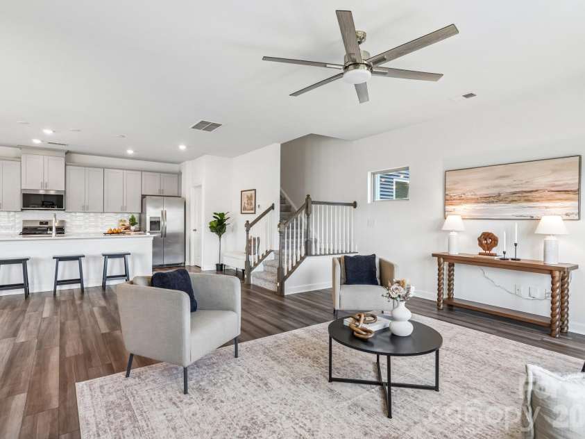 11912 Red Leaf Drive, Charlotte, NC 28215.  MLS# CAR4380337, YatesRealty ID 26367. 