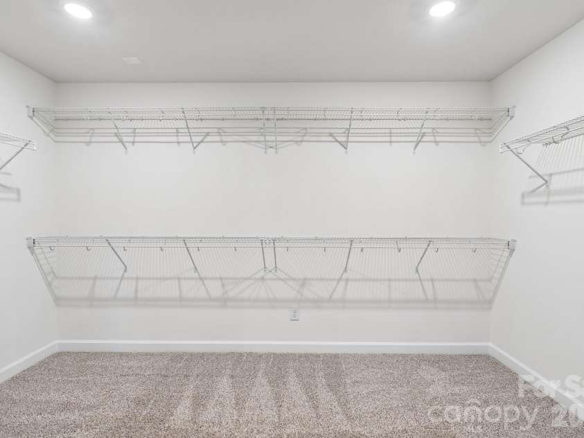 11912 Red Leaf Drive, Charlotte, NC 28215.  MLS# CAR4380337, YatesRealty ID 26367. 