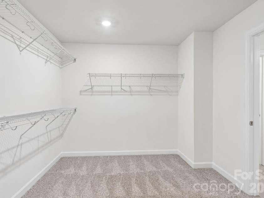 11912 Red Leaf Drive, Charlotte, NC 28215.  MLS# CAR4380337, YatesRealty ID 26367. 