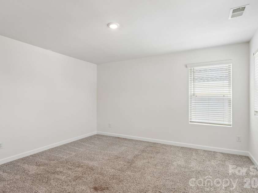 11912 Red Leaf Drive, Charlotte, NC 28215.  MLS# CAR4380337, YatesRealty ID 26367. 