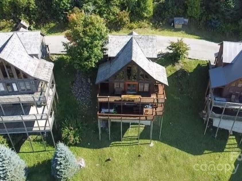 141 Scenic Wolf Drive, Mars Hill, NC 28754.  MLS# CAR4272313, YatesRealty ID 26367. 