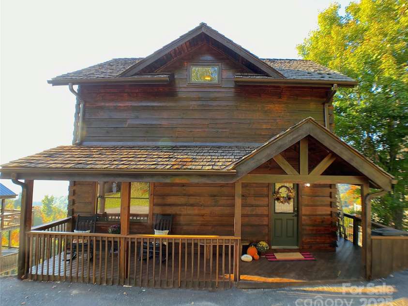 141 Scenic Wolf Drive, Mars Hill, NC 28754.  MLS# CAR4272313, YatesRealty ID 26367. 