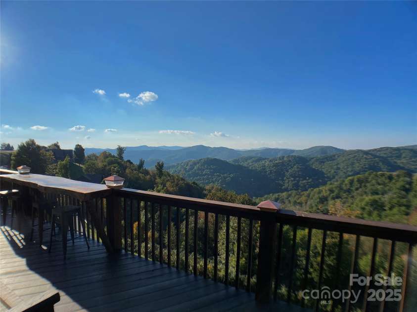 141 Scenic Wolf Drive, Mars Hill, NC 28754.  MLS# CAR4272313, YatesRealty ID 26367. 
