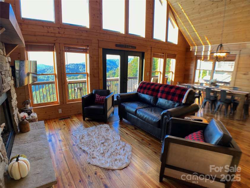 141 Scenic Wolf Drive, Mars Hill, NC 28754.  MLS# CAR4272313, YatesRealty ID 26367. 