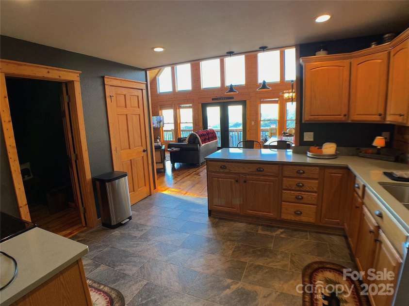 141 Scenic Wolf Drive, Mars Hill, NC 28754.  MLS# CAR4272313, YatesRealty ID 26367. 