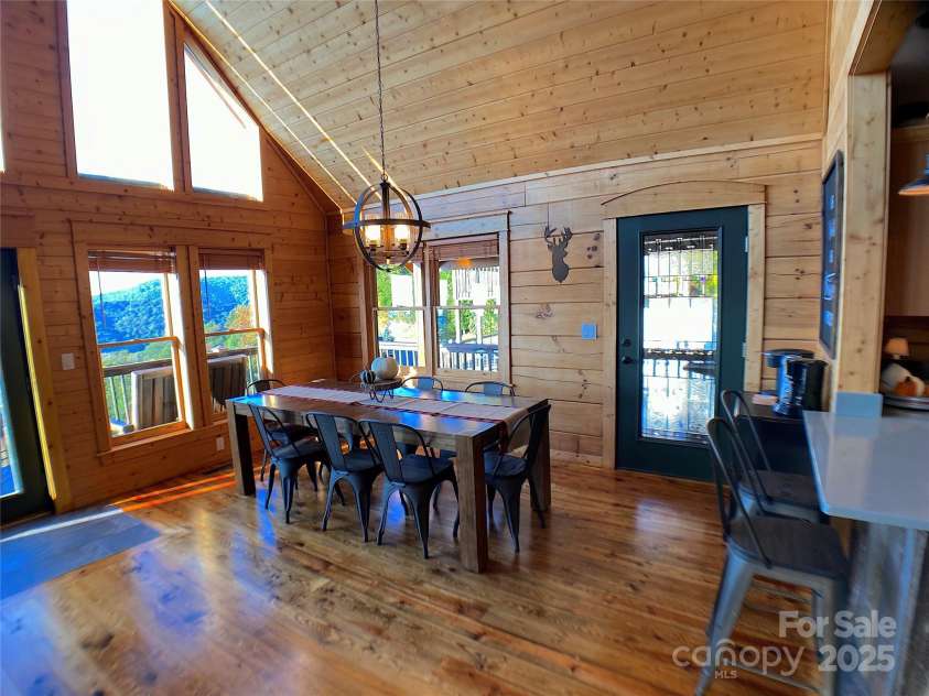 141 Scenic Wolf Drive, Mars Hill, NC 28754.  MLS# CAR4272313, YatesRealty ID 26367. 