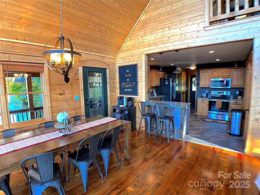 141 Scenic Wolf Drive, Mars Hill, NC 28754.  MLS# CAR4272313, YatesRealty ID 26367. 