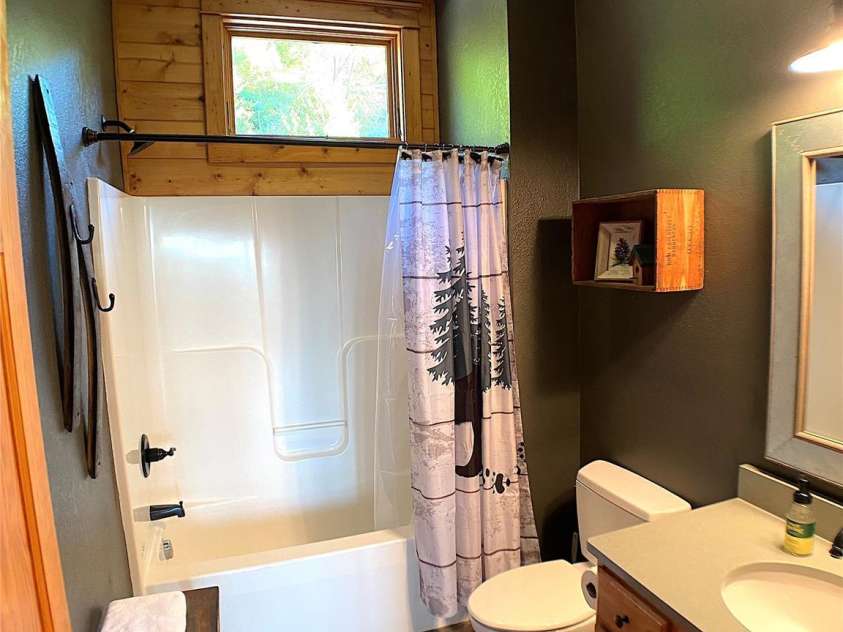 141 Scenic Wolf Drive, Mars Hill, NC 28754.  MLS# CAR4272313, YatesRealty ID 26367. 