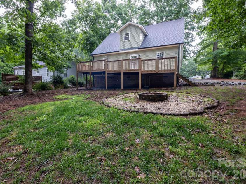302 Skyland Court, Mount Gilead, NC 27306.  MLS# CAR4386311, YatesRealty ID 26368. 