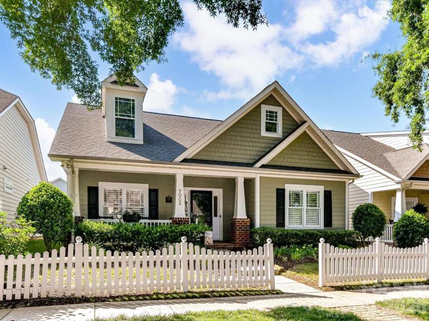 7002 Ladys Secret Drive, Indian Trail, NC 28079.  MLS# CAR4385034, YatesRealty ID 26369. 