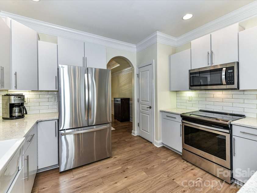 7002 Ladys Secret Drive, Indian Trail, NC 28079.  MLS# CAR4385034, YatesRealty ID 26369. 