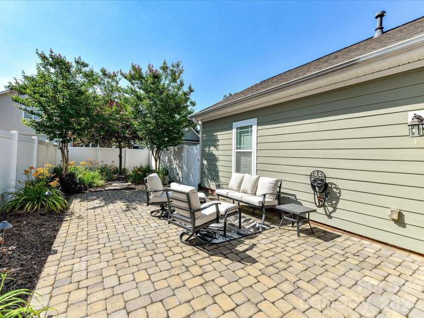 7002 Ladys Secret Drive, Indian Trail, NC 28079.  MLS# CAR4385034, YatesRealty ID 26369. 