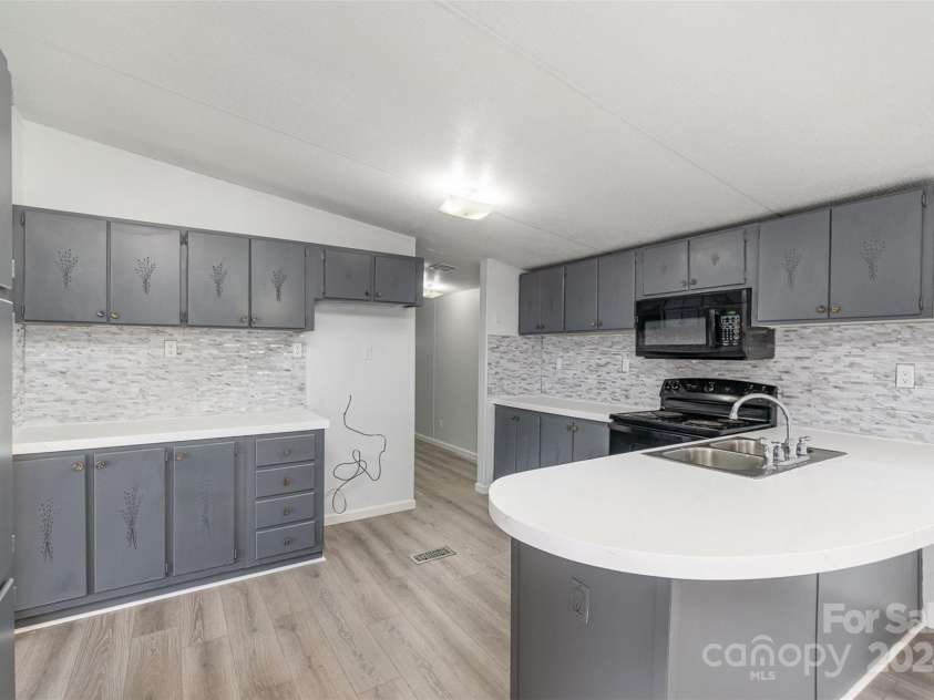 326 Chestnut Ridge Road, Kings Mountain, NC 28086.  MLS# CAR4207757, YatesRealty ID 2637. 