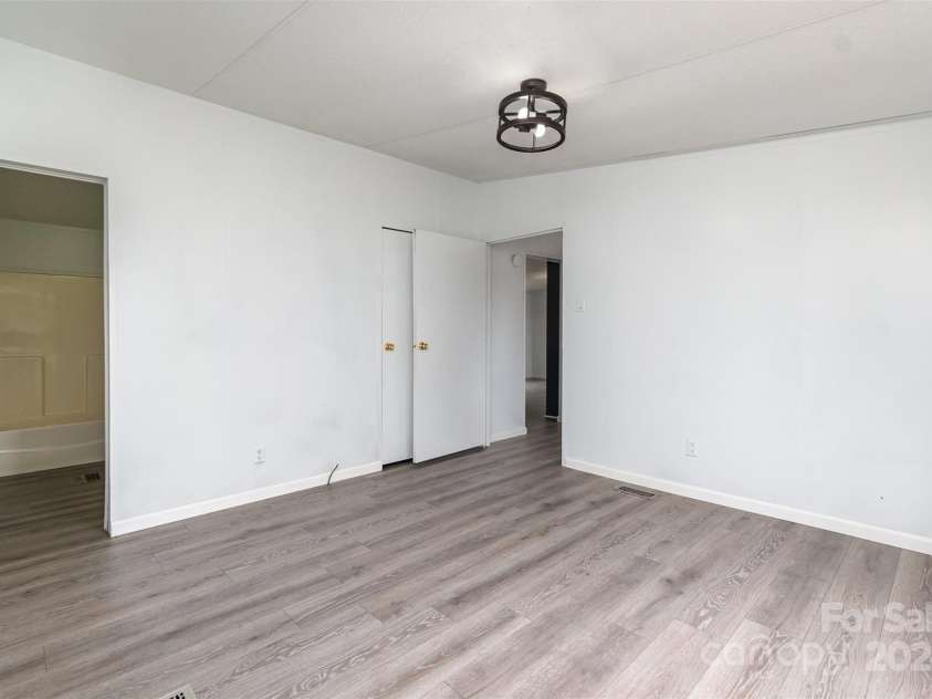 326 Chestnut Ridge Road, Kings Mountain, NC 28086.  MLS# CAR4207757, YatesRealty ID 2637. 