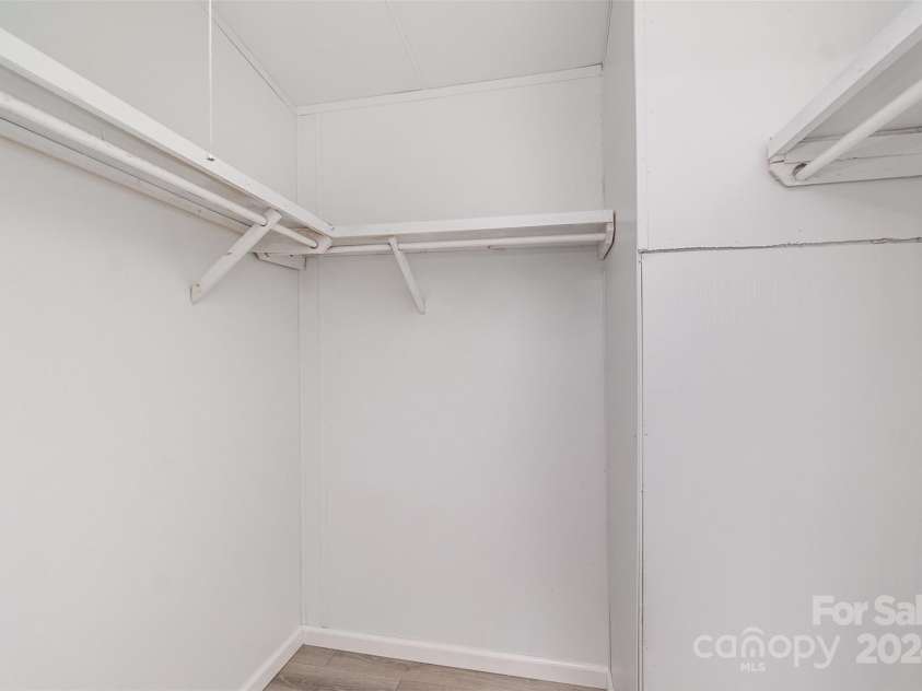 326 Chestnut Ridge Road, Kings Mountain, NC 28086.  MLS# CAR4207757, YatesRealty ID 2637. 