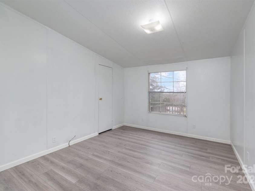 326 Chestnut Ridge Road, Kings Mountain, NC 28086.  MLS# CAR4207757, YatesRealty ID 2637. 