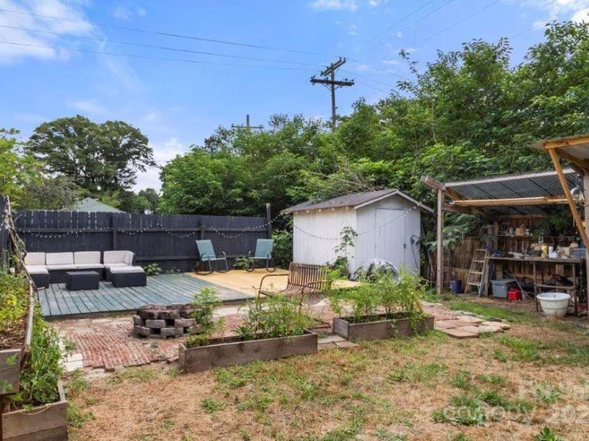 112 Fulton Drive, Kings Mountain, NC 28086.  MLS# CAR4279317, YatesRealty ID 26370. 