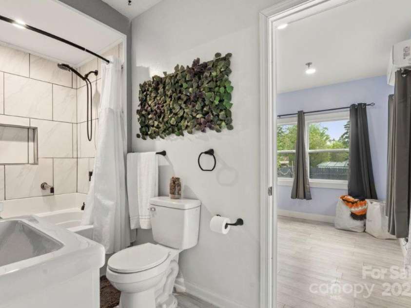 112 Fulton Drive, Kings Mountain, NC 28086.  MLS# CAR4279317, YatesRealty ID 26370. 