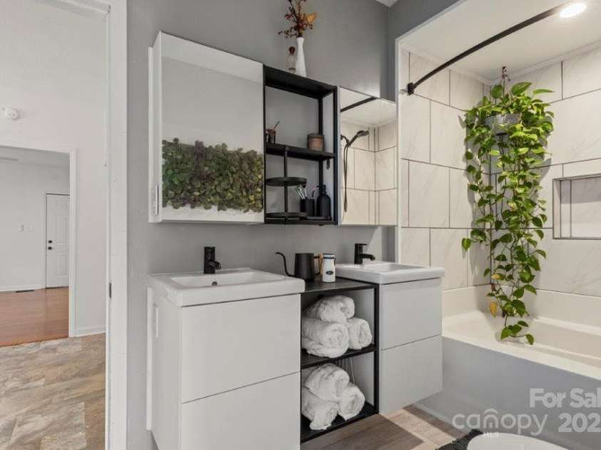 112 Fulton Drive, Kings Mountain, NC 28086.  MLS# CAR4279317, YatesRealty ID 26370. 