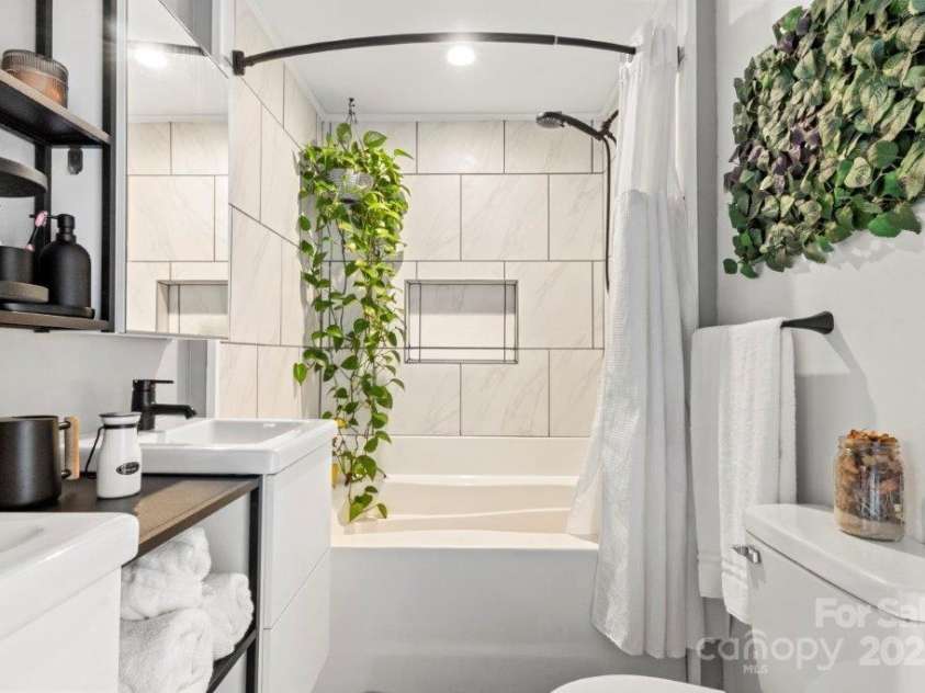 112 Fulton Drive, Kings Mountain, NC 28086.  MLS# CAR4279317, YatesRealty ID 26370. 