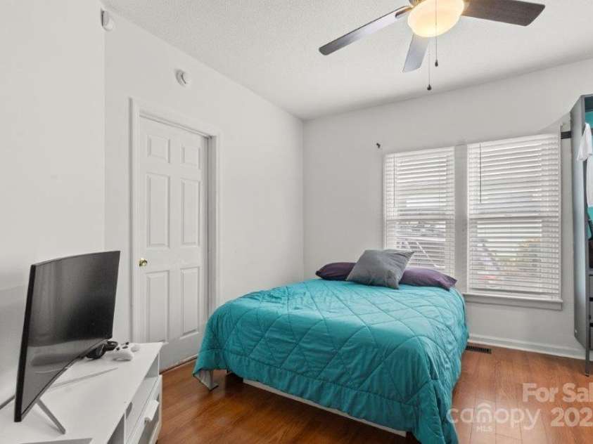 112 Fulton Drive, Kings Mountain, NC 28086.  MLS# CAR4279317, YatesRealty ID 26370. 