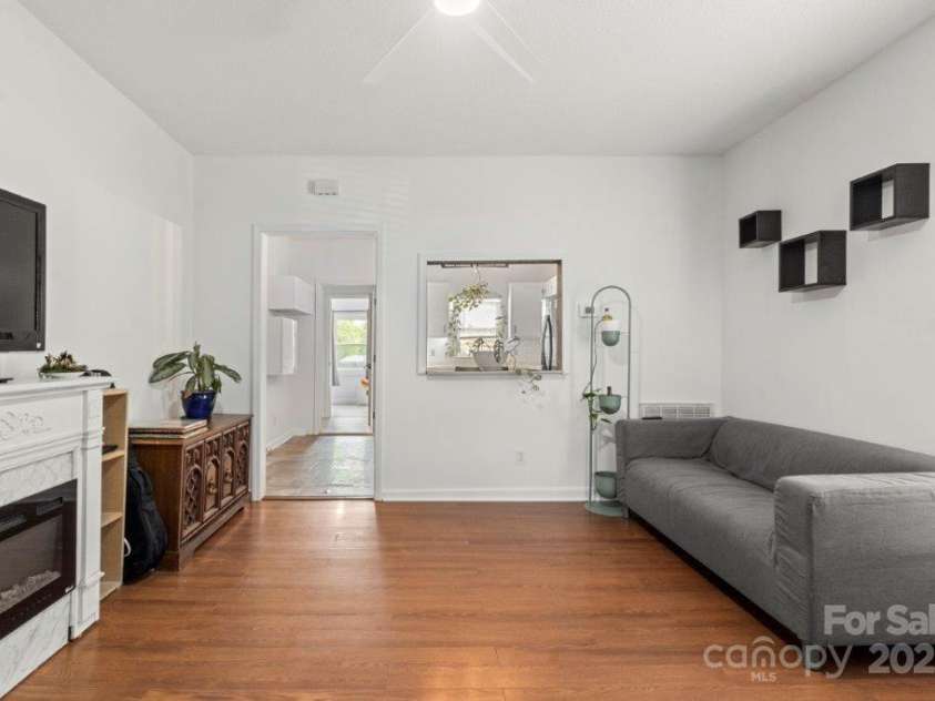 112 Fulton Drive, Kings Mountain, NC 28086.  MLS# CAR4279317, YatesRealty ID 26370. 