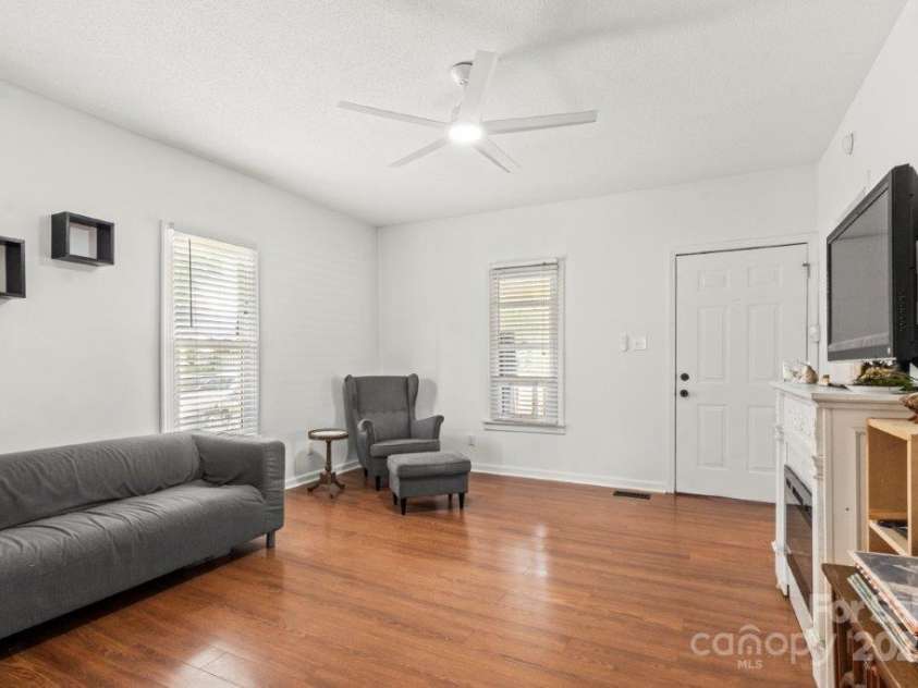 112 Fulton Drive, Kings Mountain, NC 28086.  MLS# CAR4279317, YatesRealty ID 26370. 