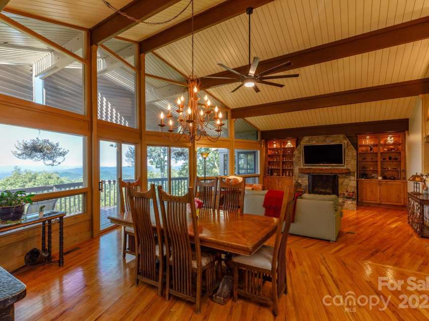 218 Slickrock Road, Burnsville, NC 28714.  MLS# CAR4269867, YatesRealty ID 26373. 