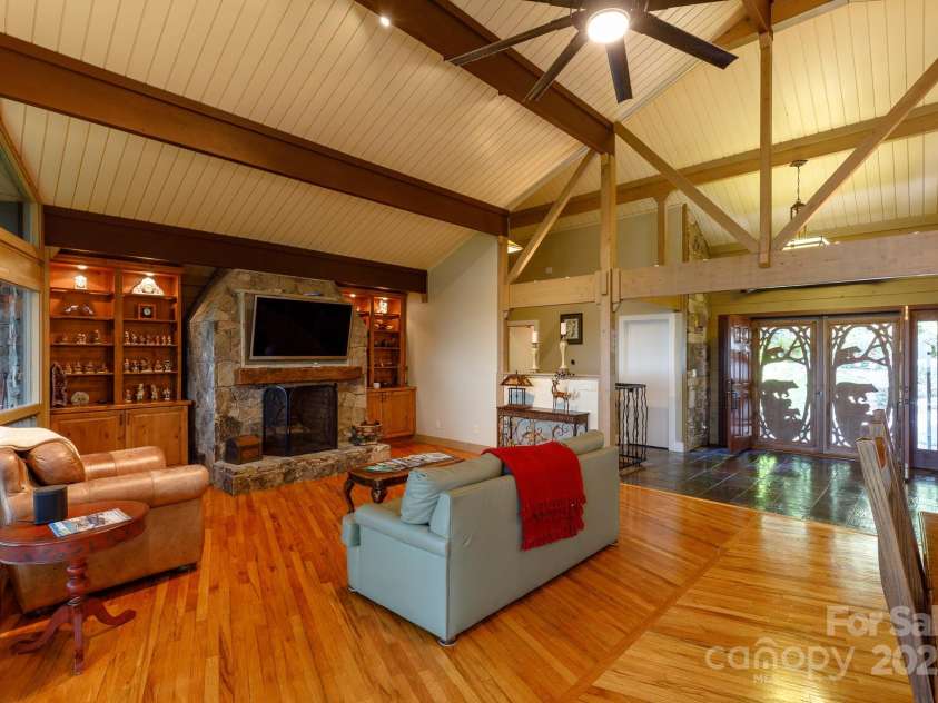 218 Slickrock Road, Burnsville, NC 28714.  MLS# CAR4269867, YatesRealty ID 26373. 