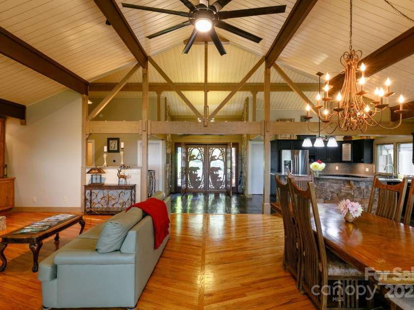 218 Slickrock Road, Burnsville, NC 28714.  MLS# CAR4269867, YatesRealty ID 26373. 