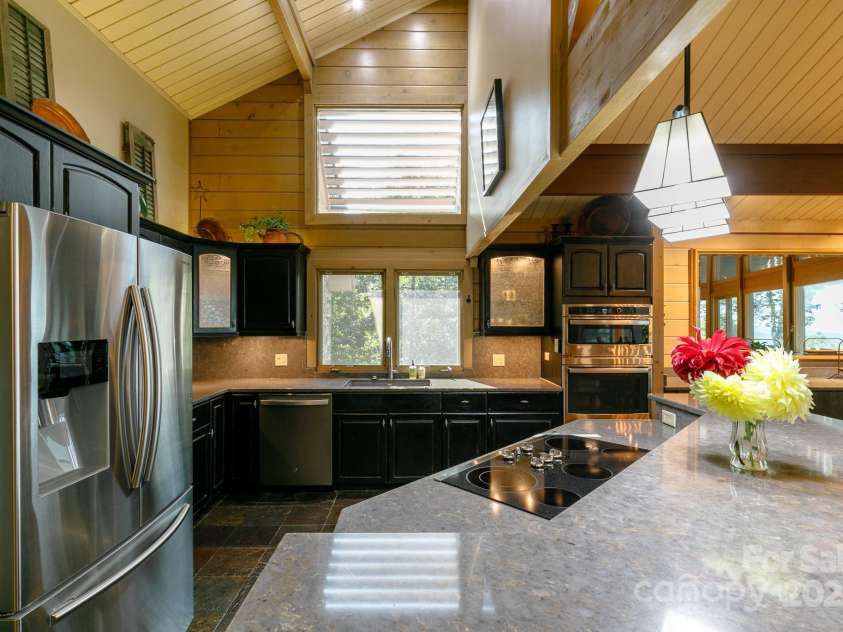 218 Slickrock Road, Burnsville, NC 28714.  MLS# CAR4269867, YatesRealty ID 26373. 