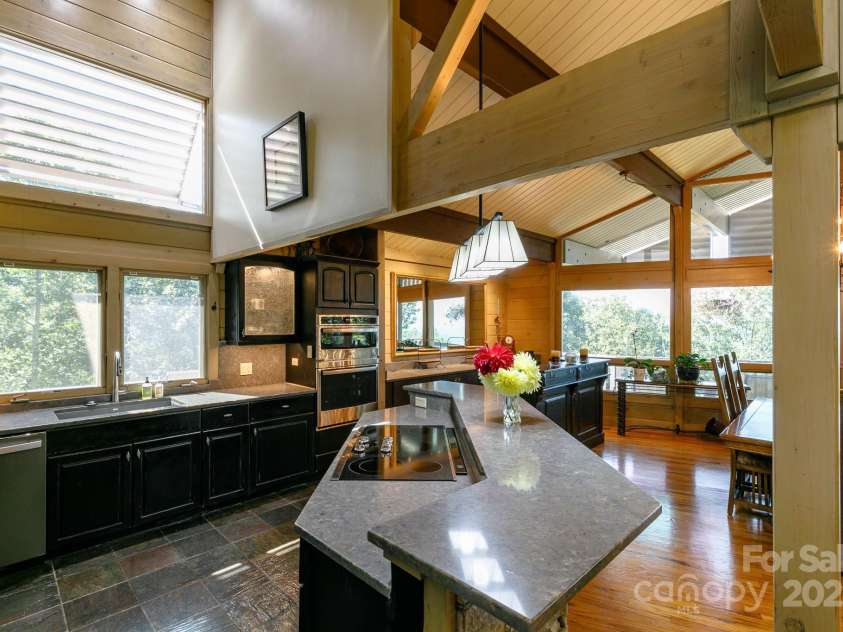 218 Slickrock Road, Burnsville, NC 28714.  MLS# CAR4269867, YatesRealty ID 26373. 