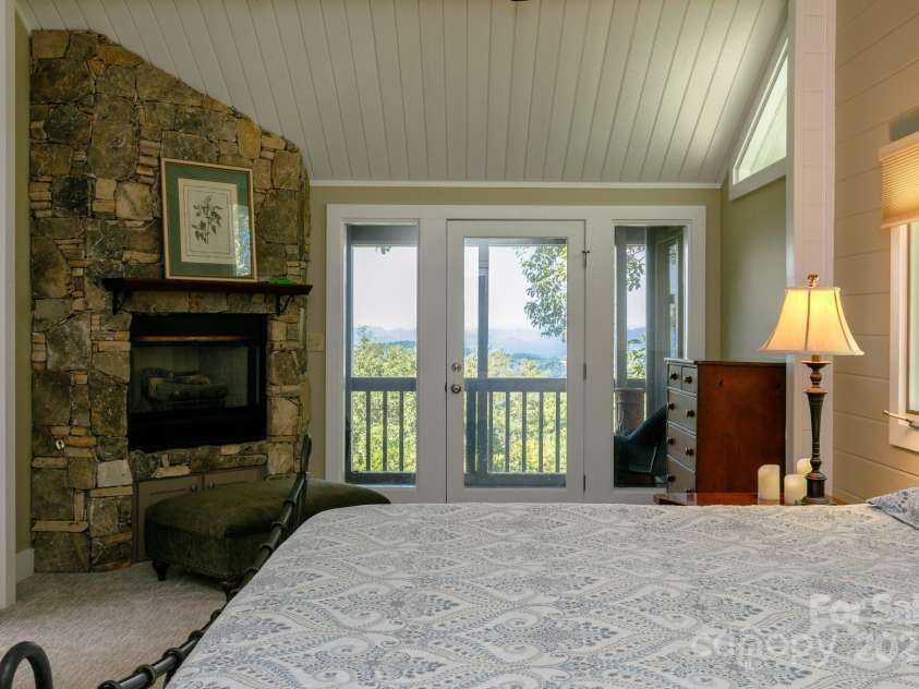 218 Slickrock Road, Burnsville, NC 28714.  MLS# CAR4269867, YatesRealty ID 26373. 