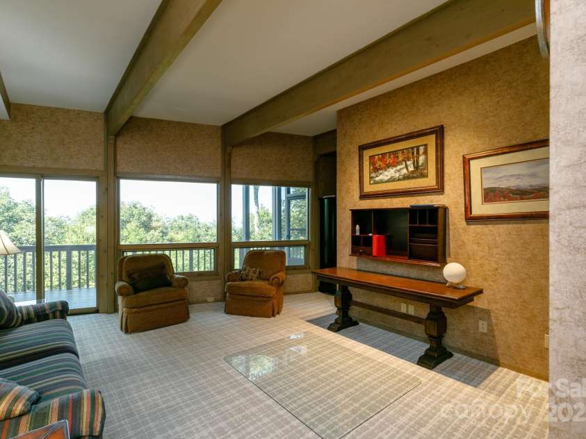 218 Slickrock Road, Burnsville, NC 28714.  MLS# CAR4269867, YatesRealty ID 26373. 