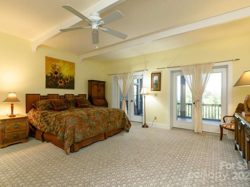 218 Slickrock Road, Burnsville, NC 28714.  MLS# CAR4269867, YatesRealty ID 26373. 