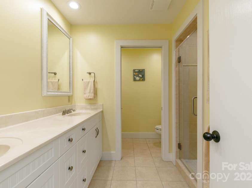 218 Slickrock Road, Burnsville, NC 28714.  MLS# CAR4269867, YatesRealty ID 26373. 