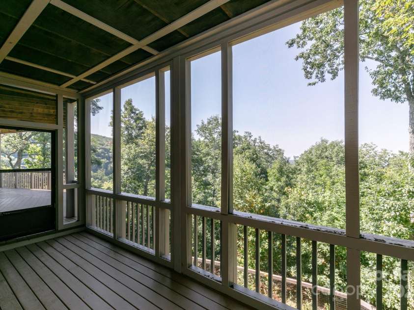 218 Slickrock Road, Burnsville, NC 28714.  MLS# CAR4269867, YatesRealty ID 26373. 